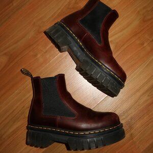 DR MARTENS PLATFORM CHELSEA BOOT SIZE 8